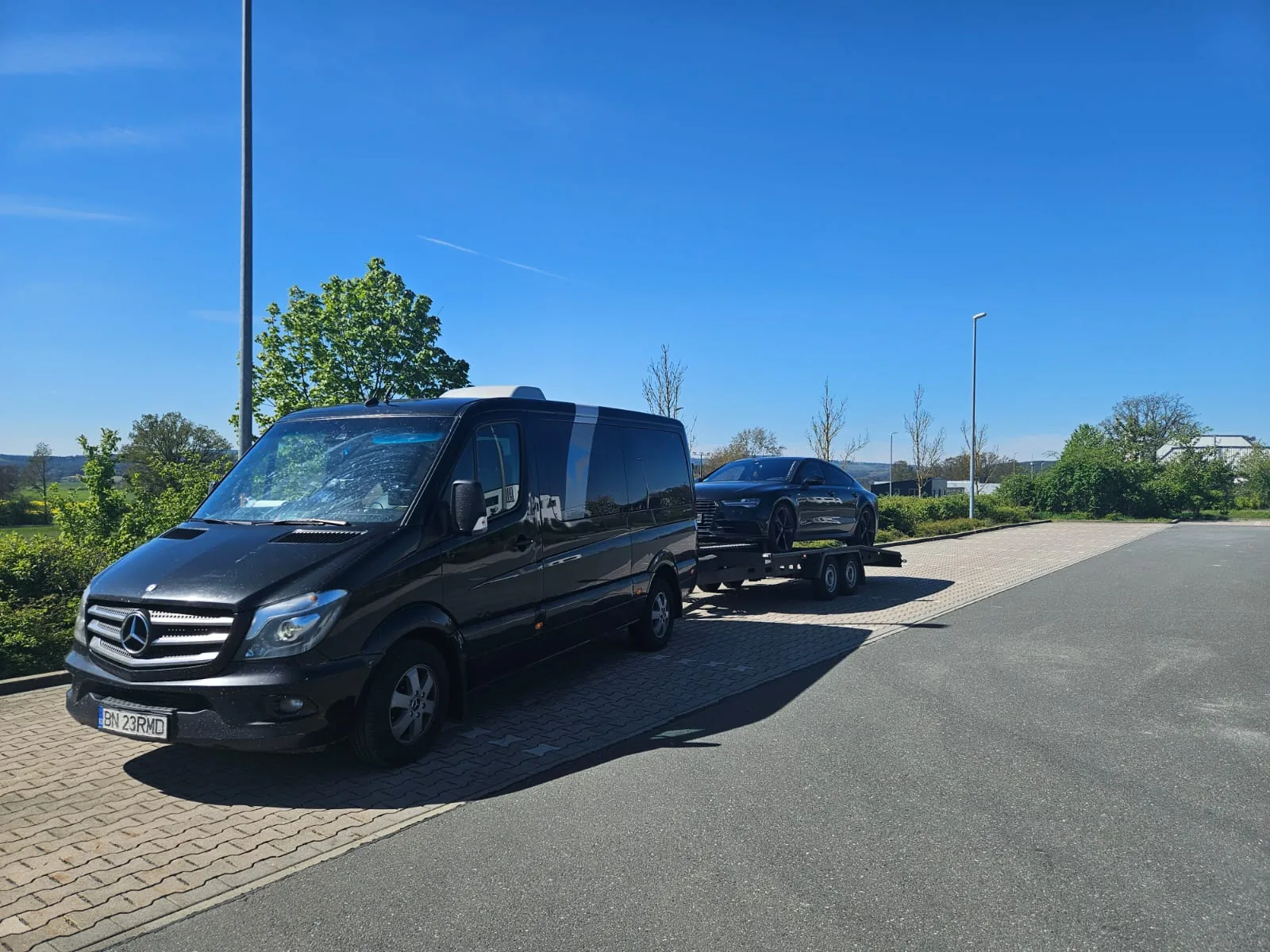Microbuz RMD Transporter cu platformă pentru transport autoturisme